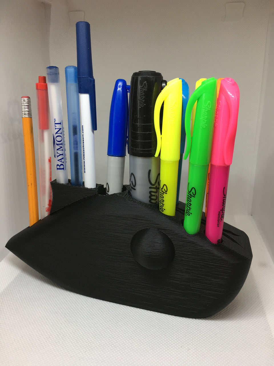 FISHING LURE PEN HOLDER