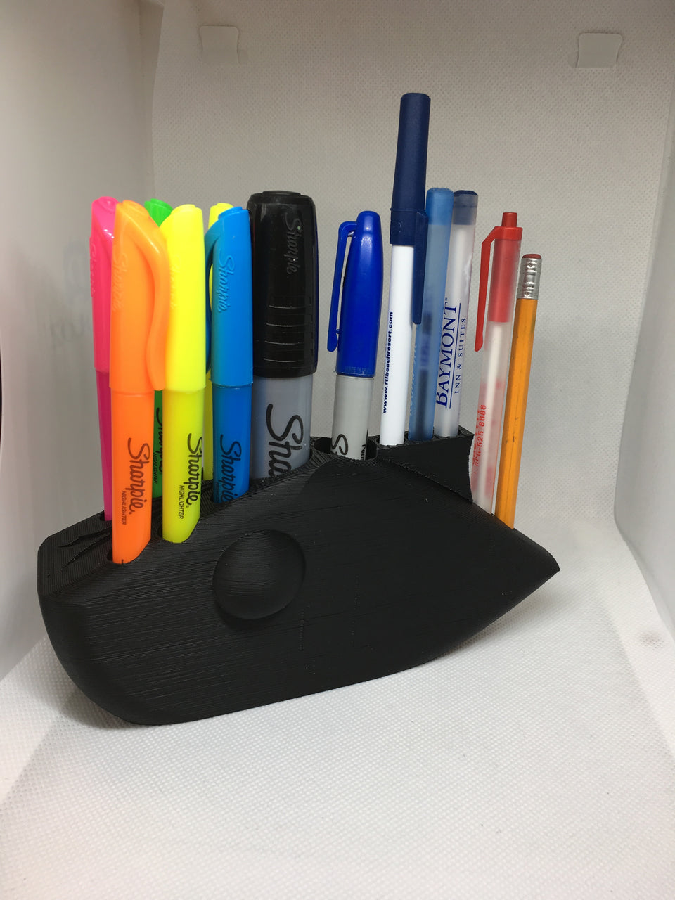 FISHING LURE PEN HOLDER