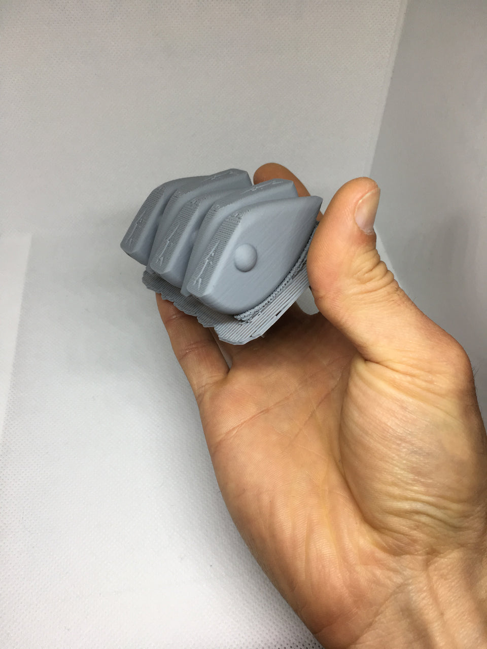 LIPLESS CRANKBAIT 2 INCH BLANK 3D PRINTED FRESH OFF THE PRINTER (GREY)