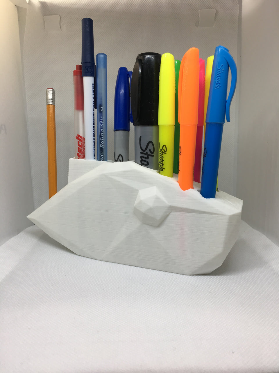 FISHING LURE PEN HOLDER LOW POLY VERSION 3 (STL FILE)