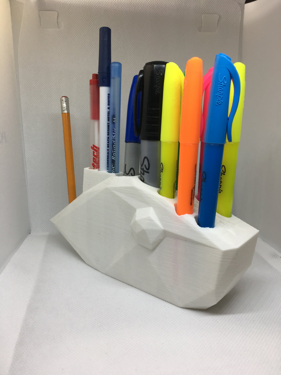 PEN HOLDER LOW POLY (STL DOWNLOAD)